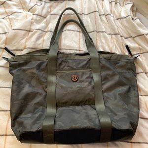 Large lululemon camo tote